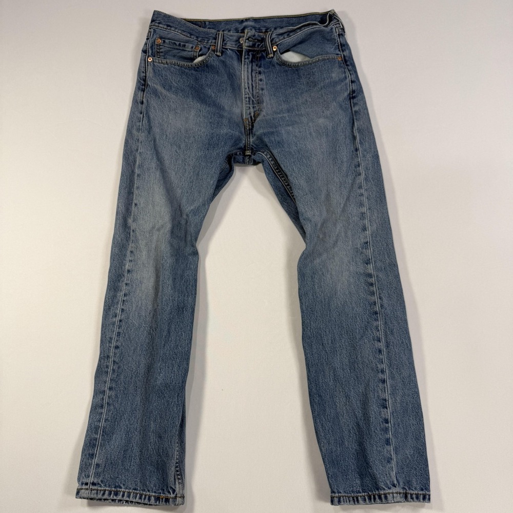 Levi's 505 Jeans Mens‎ 34x30 Medium Wash Blue Denim Straight Leg Regular Fit